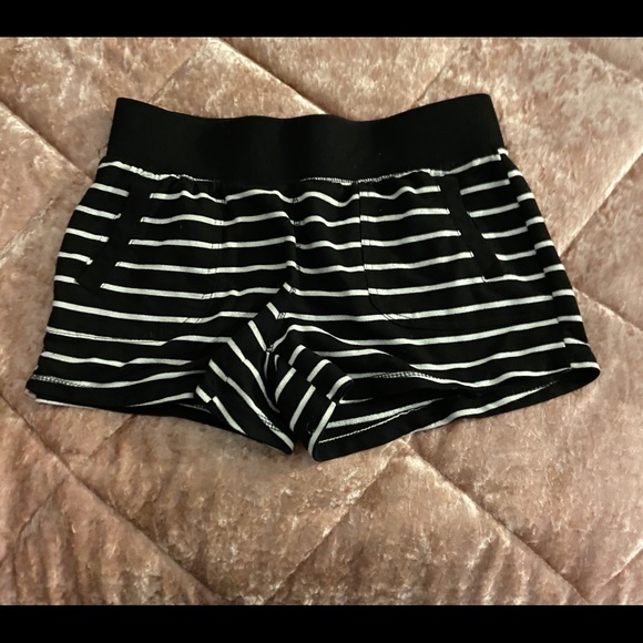 Shorts - Picture 8 of 12